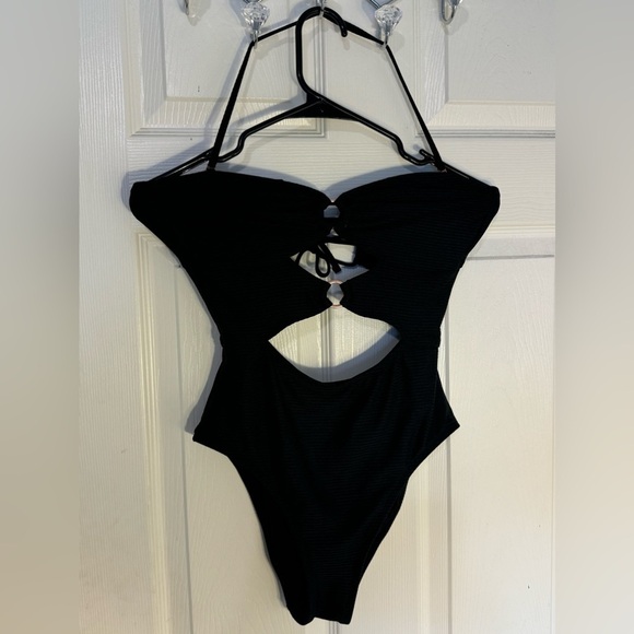 Hula Honey Black ribbed one piece‎ cutout swimsuit size medium - Picture 1 of 14